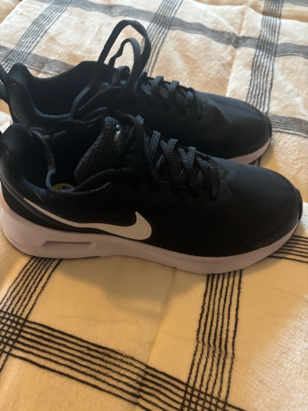 Nike Black Air Max Nauxis 8.5